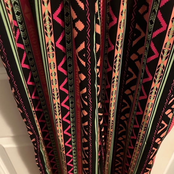 Discreet Black and Multicolor Patterned Jumpsuit - Picture 3 of 3